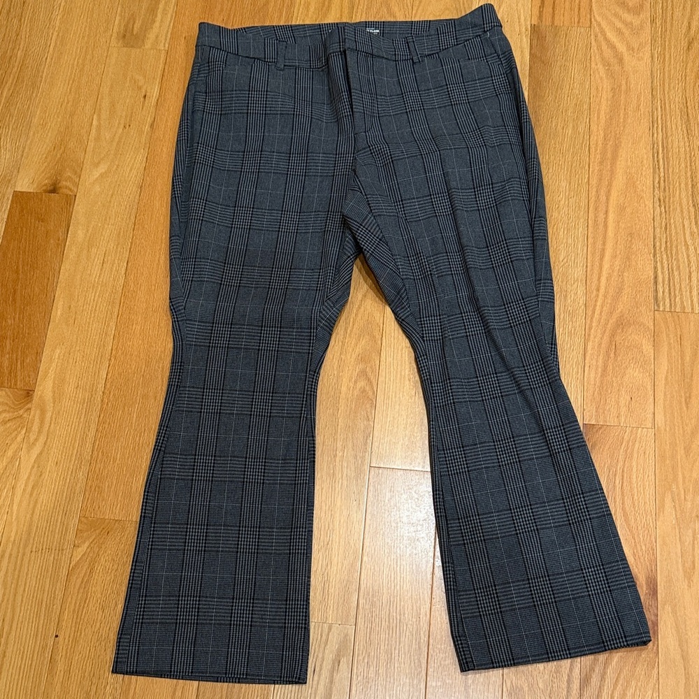 Old Navy Black and White Plaid Pixie Flare Pants